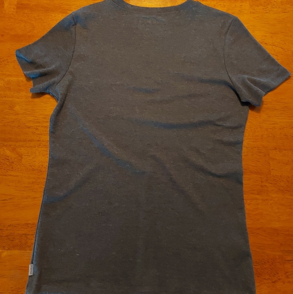 Eddie Bauer V-Neck Shirt - Picture 3 of 3